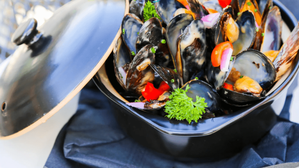 Mussel pot at Fiddle River Restaurant