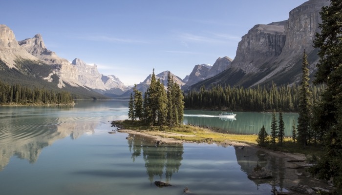 Maligne Lake