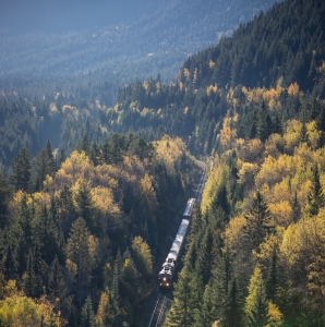 Rocky Mountaineer travelling along its Journey through the Clouds rail route.