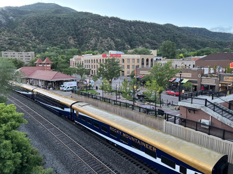 Glenwood Springs train station